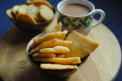 Methi Mathri with tea