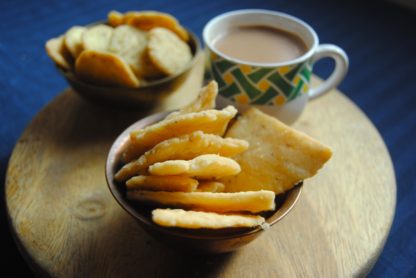 Methi Mathri with Tea